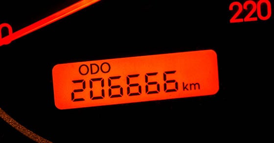 An odometer on a car that is on 206,666 km.